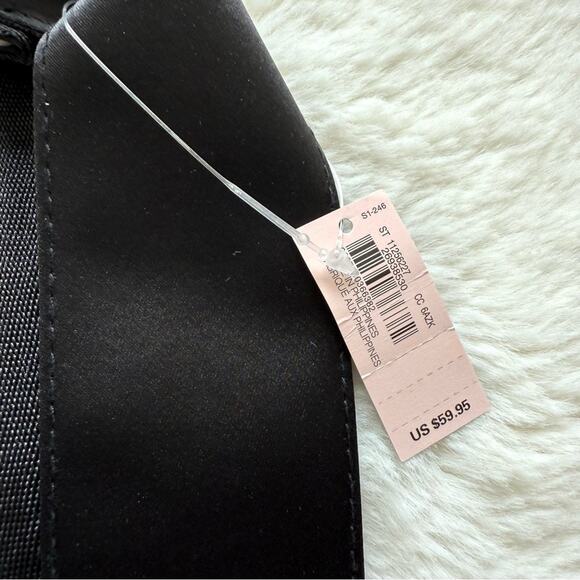 Copied - NWT!!! Victoria’s Secret women tote bag Retail 59$ - Picture 3 of 5